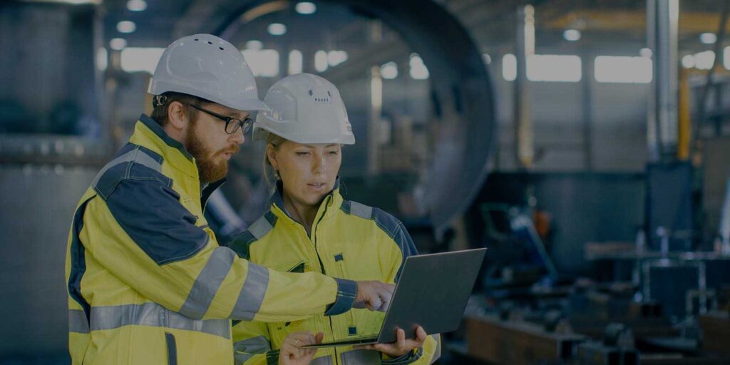 people using custom software for the manufacturing industry